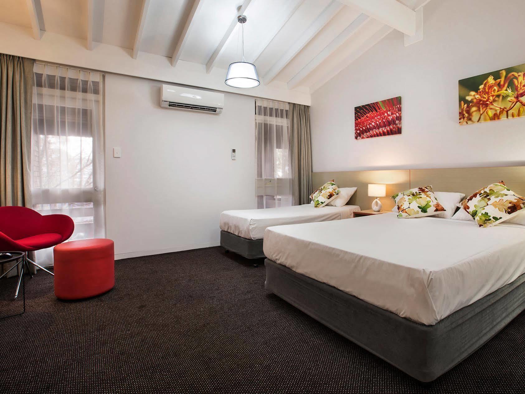 Nightcap At The Ranch Hotel Macquarie Park Exterior photo
